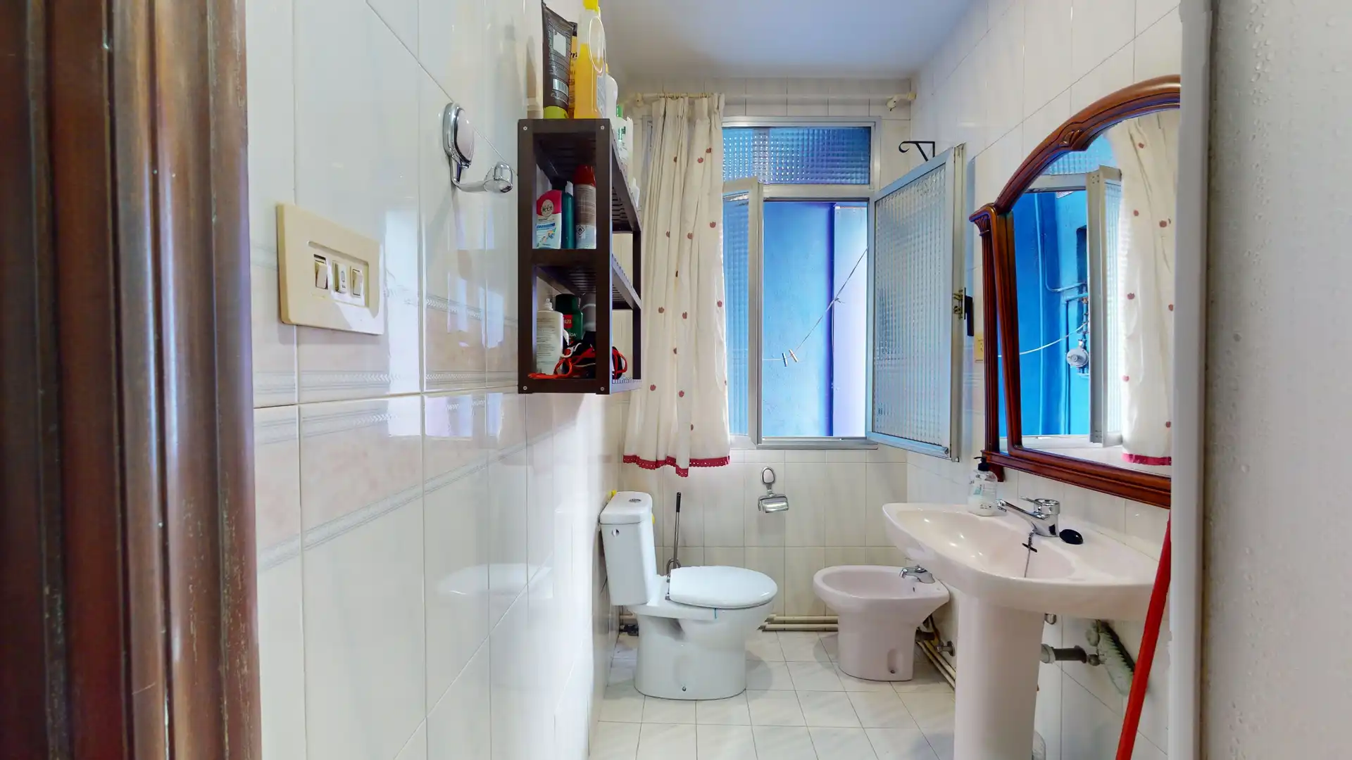 Bathroom of Flat for sale in Bilbao 