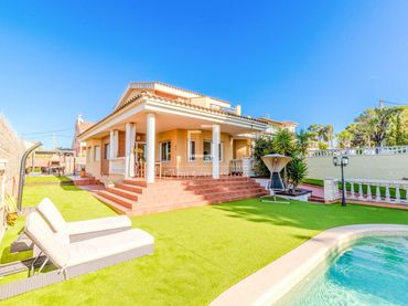 Villa con balcone in vendita a Mas d'En Serra - Els Cards
