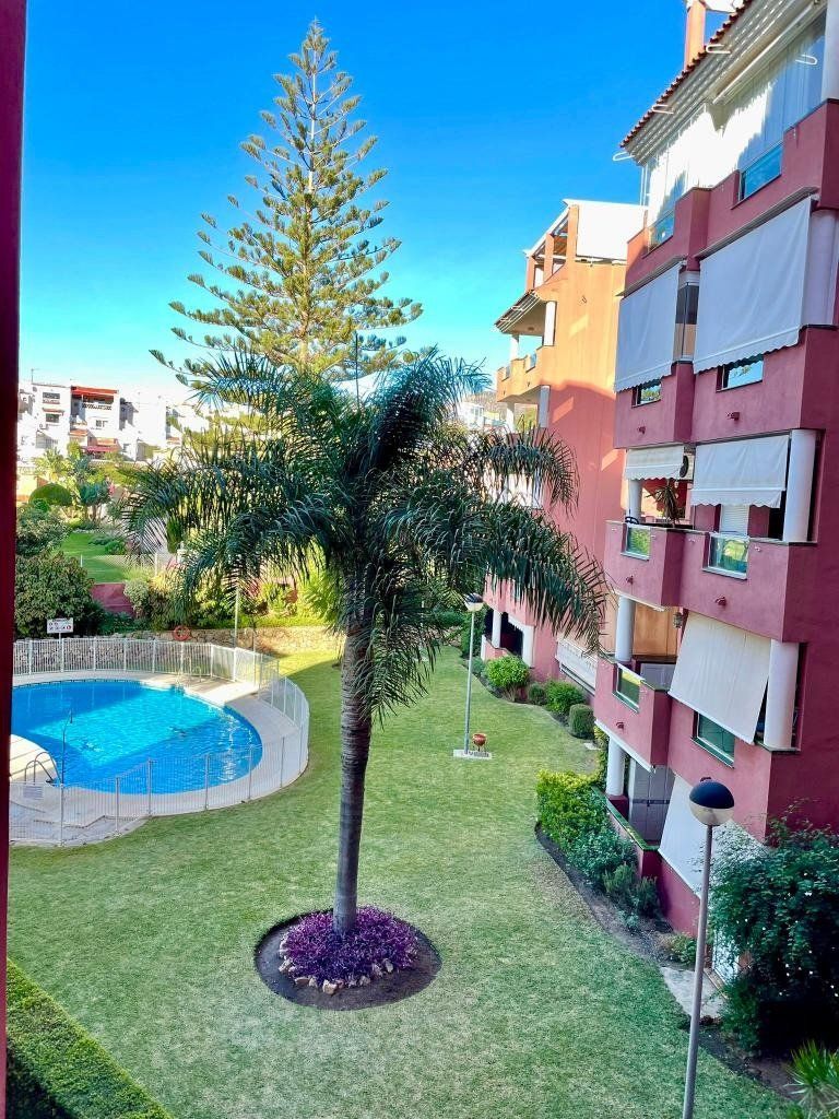 Swimming pool of Flat to rent in Benalmádena  with Terrace and Community pool