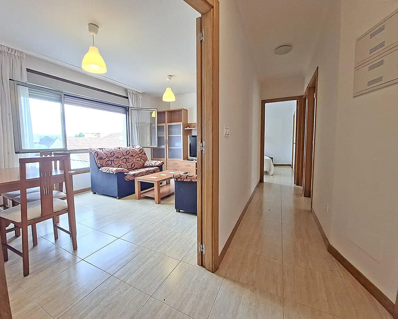 Sala d'estar de Pis en venda en Vilanova de Arousa amb Traster, Moblat i Balcó