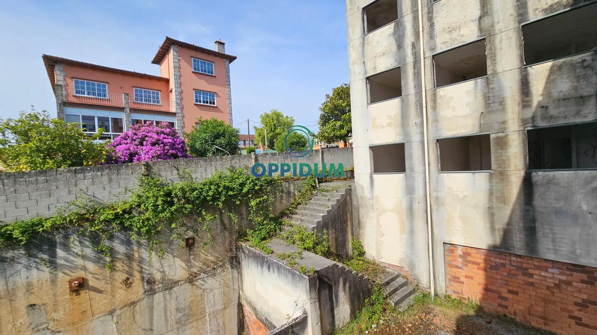 Vista exterior de Edifici en venda en Mugardos