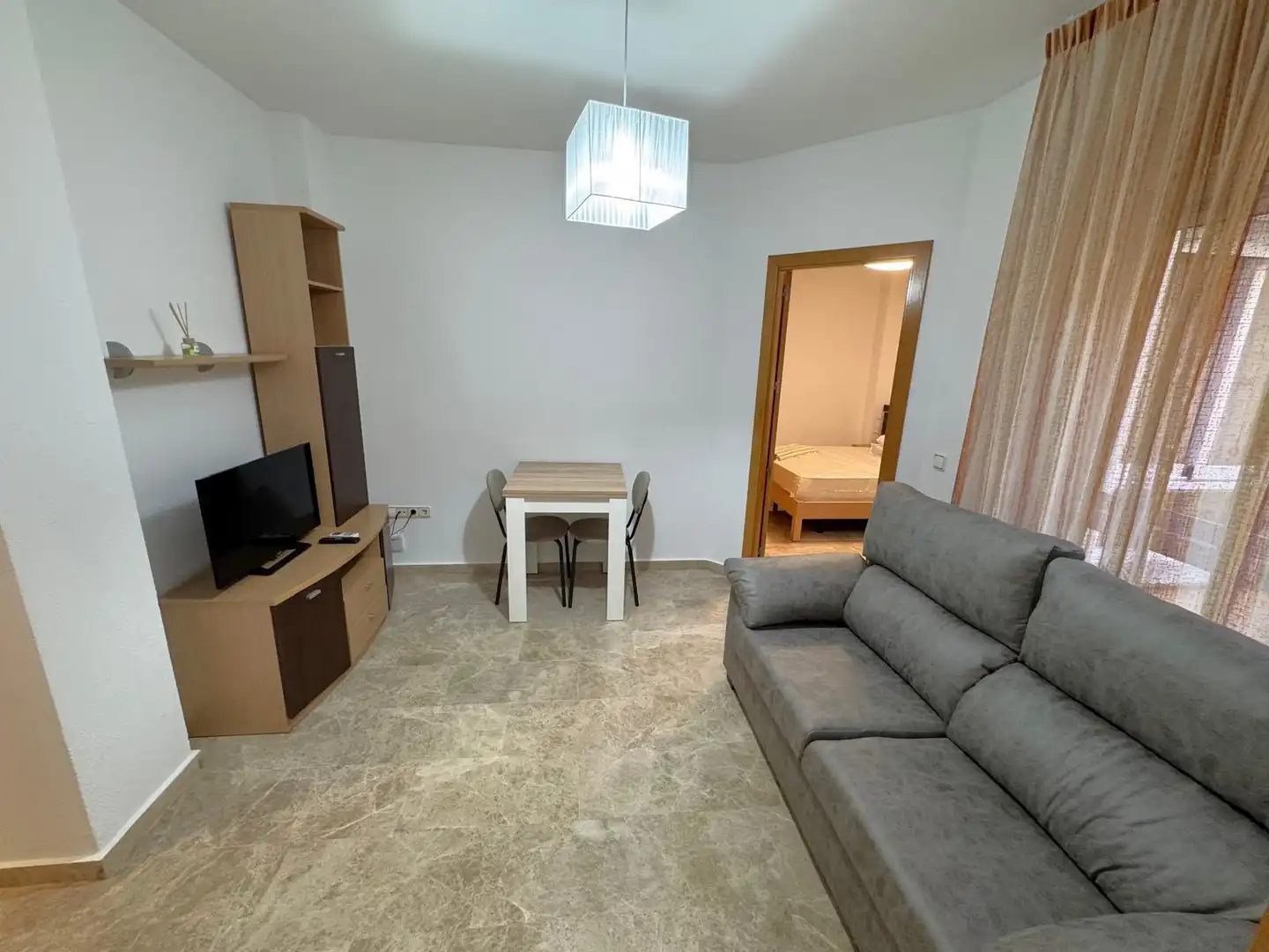 Flat with lift for sale in Calle de Pedrera Baja 25, imagen 2