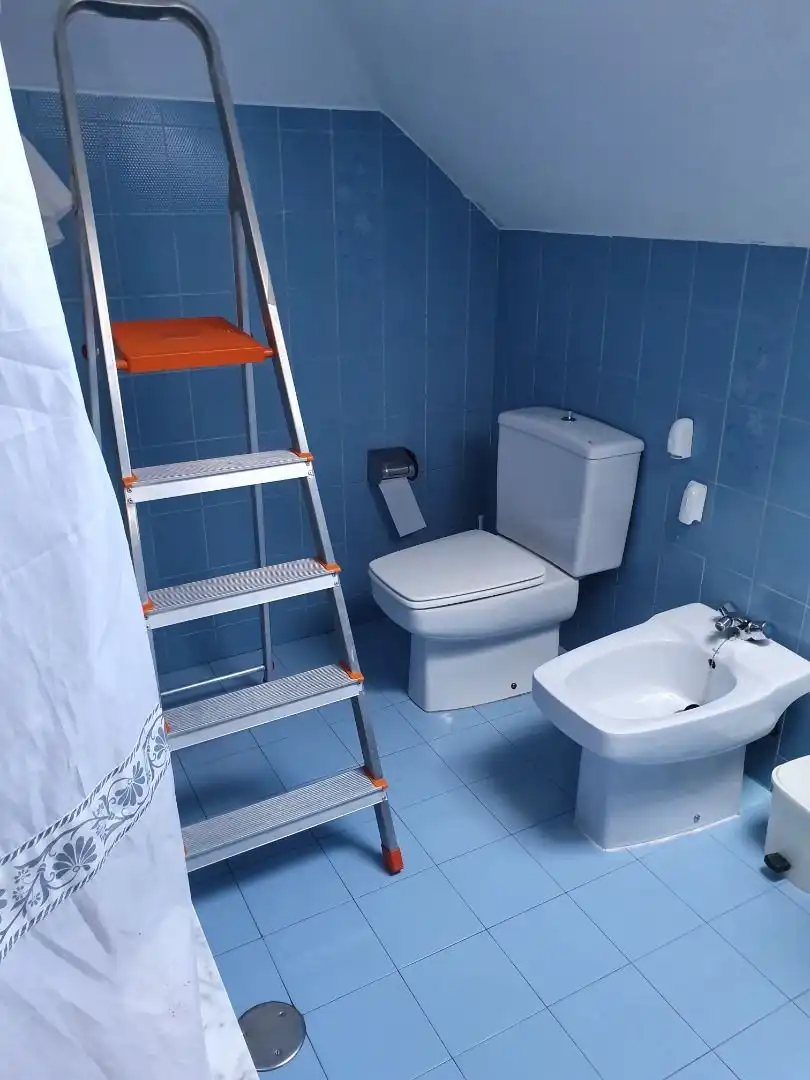 Baño de Dúplex de alquiler en Santiago de Compostela  con Calefacción, Parquet y Amueblado