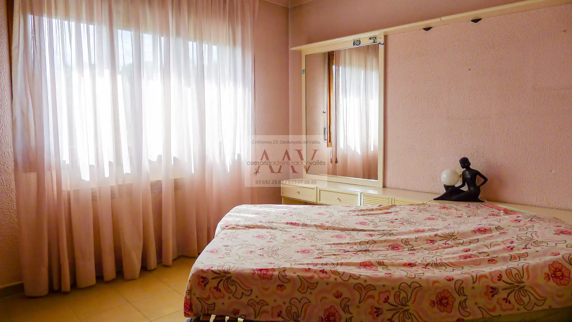 Habitación de Casa o chalet en venta en Cerdanyola del Vallès con Calefacción, Jardín privado y Terraza