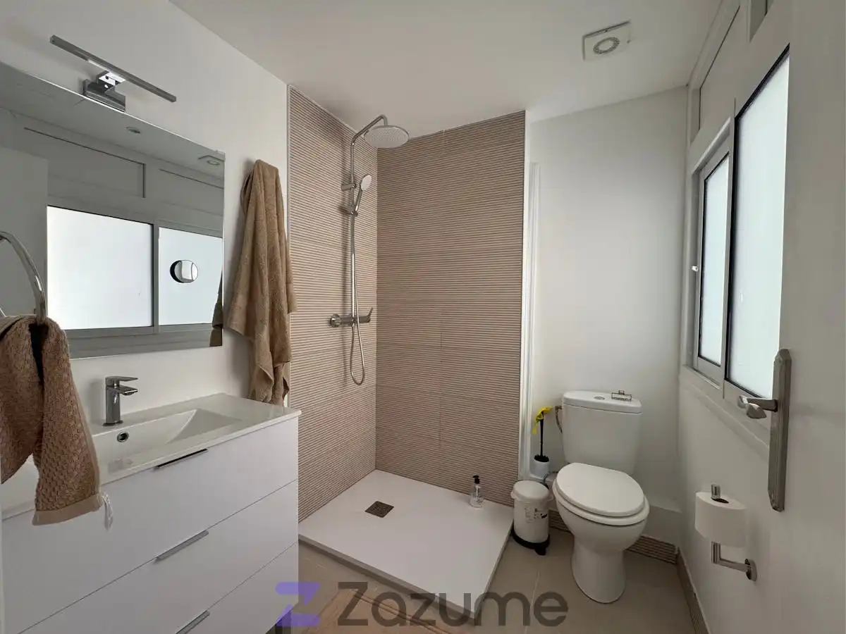 Baño de Piso de alquiler en Lloseta con Aire acondicionado, Calefacción y Amueblado