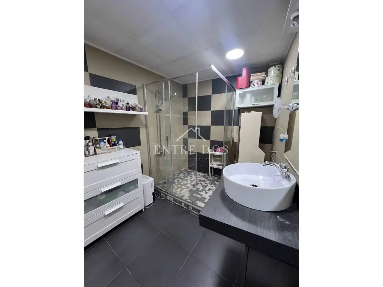 Baño de Piso en venta en Castellón de la Plana / Castelló de la Plana con Aire acondicionado, Trastero y Amueblado