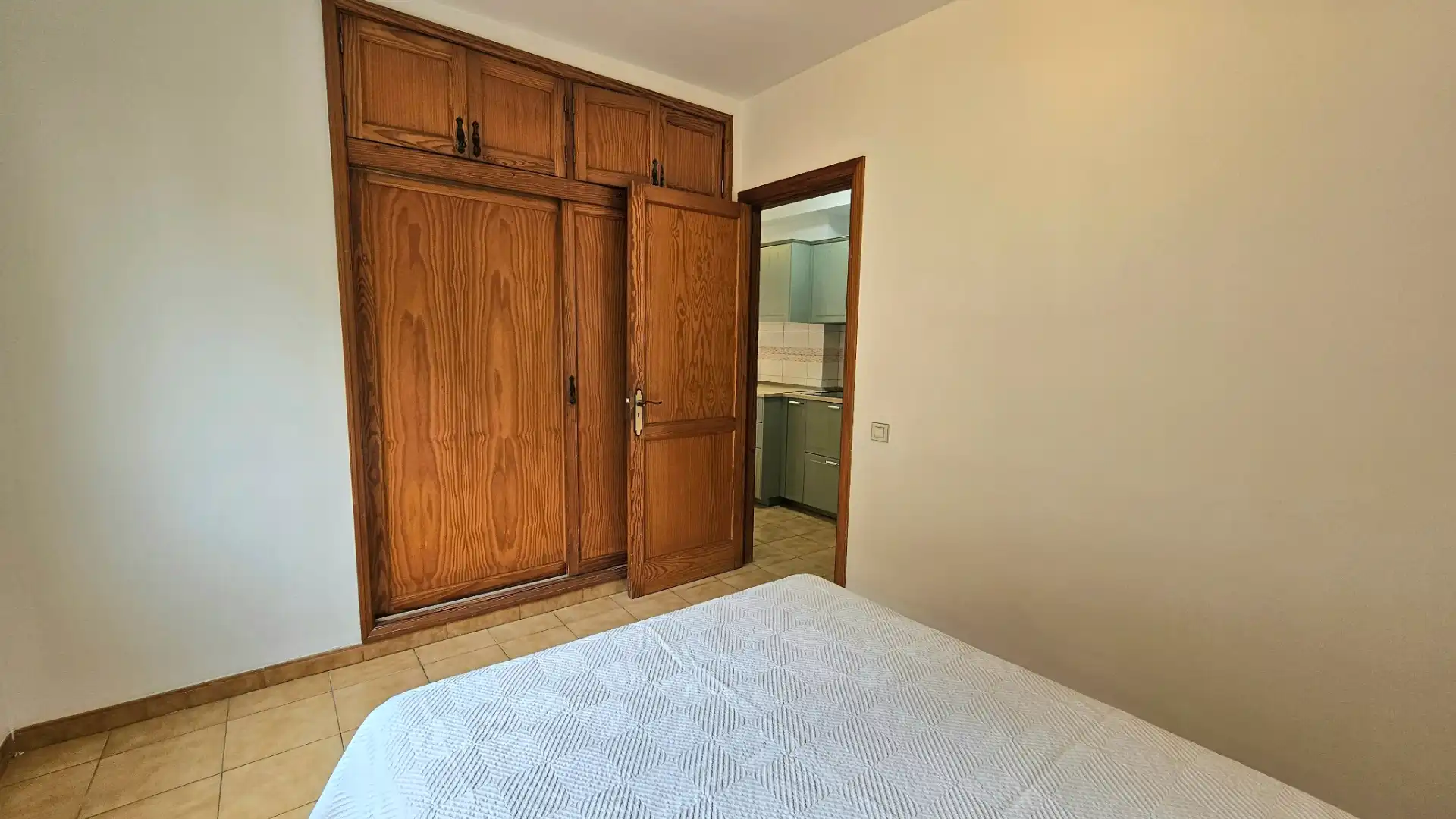 Habitación de Apartamento de alquiler en Las Palmas de Gran Canaria con Amueblado y Lavadora