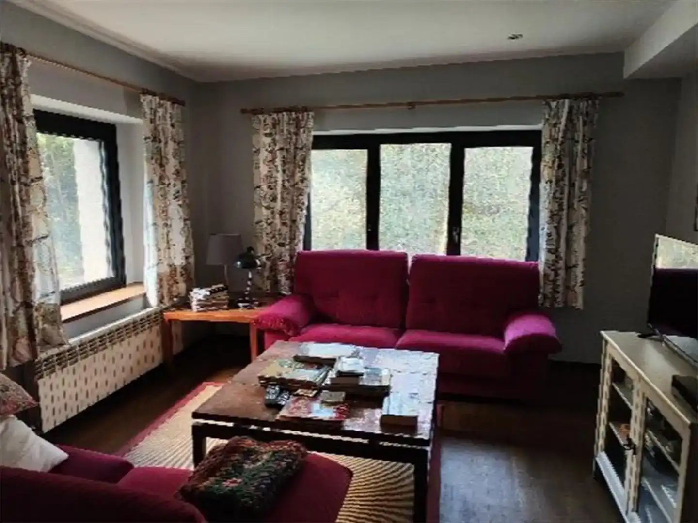 Sala de estar de Piso en venta en Santa Pau con Jardín privado, Parquet y Trastero