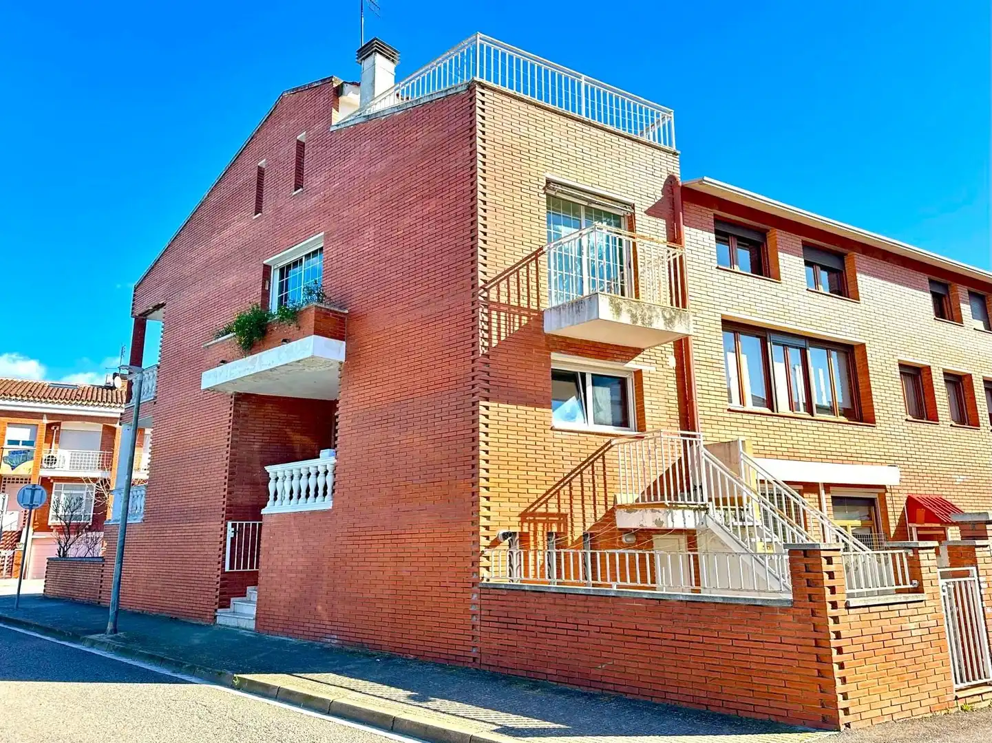 Vista exterior de Casa o chalet en venta en Granollers con Aire acondicionado, Calefacción y Jardín privado