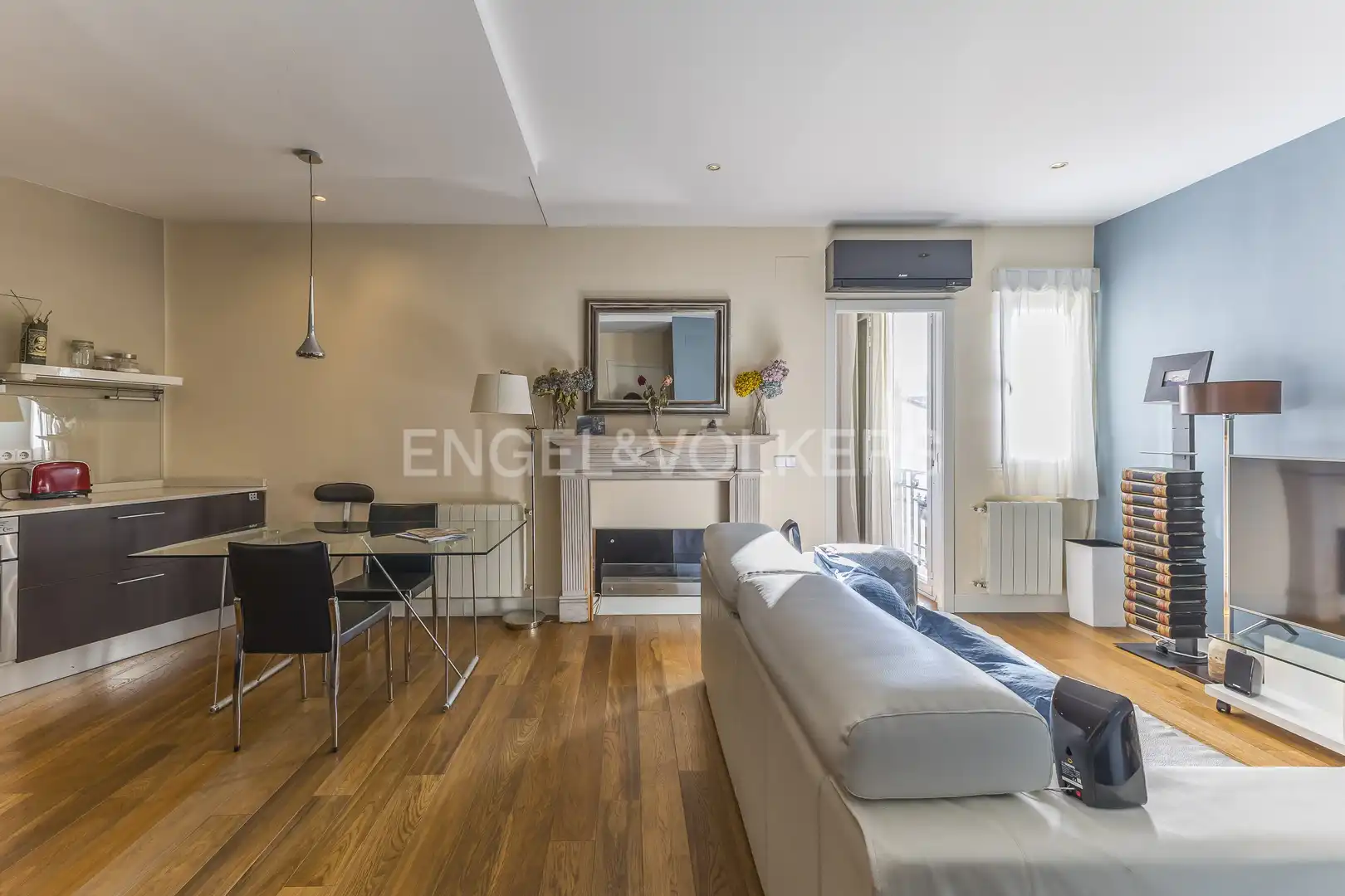 Living room of Flat for rent in Madrid  with Air Conditioner and Heating