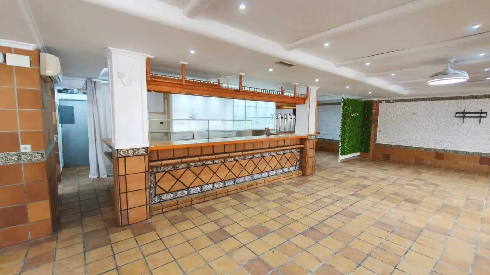 Local commercial à vendre à Tavernes de la Valldigna, imagen 4