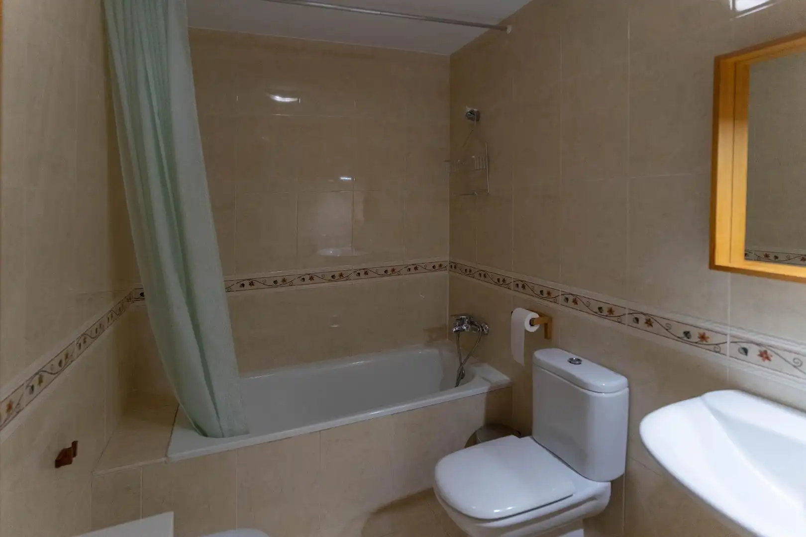 Baño de Piso de alquiler en Alhaurín El Grande con Aire acondicionado, Calefacción y Amueblado