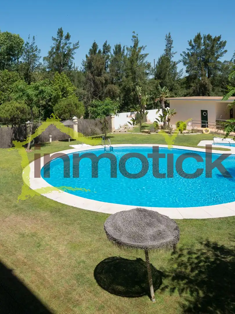 Piscina de Ático de alquiler en El Portil con Aire acondicionado, Terraza y Amueblado