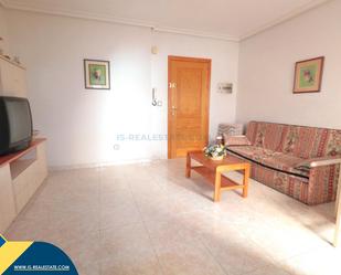 Sala d'estar de Apartament en venda en Torrevieja amb Calefacció, Terrassa i Moblat