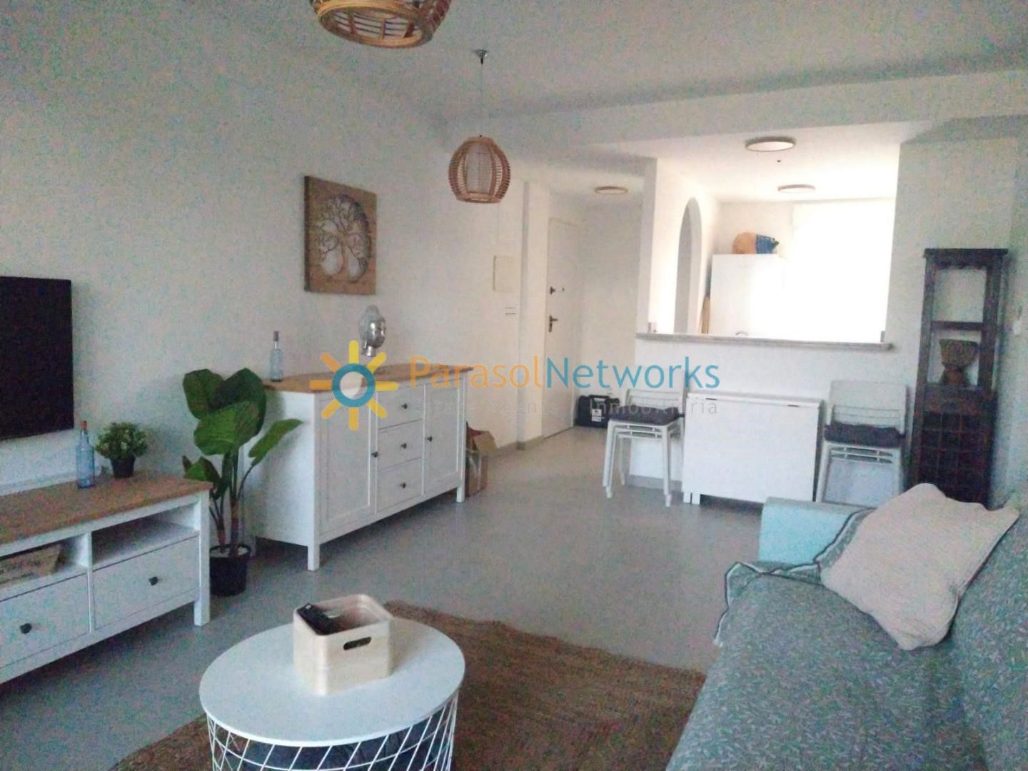 Sala d'estar de Apartament de lloguer en Oliva amb Aire condicionat, Terrassa i Moblat