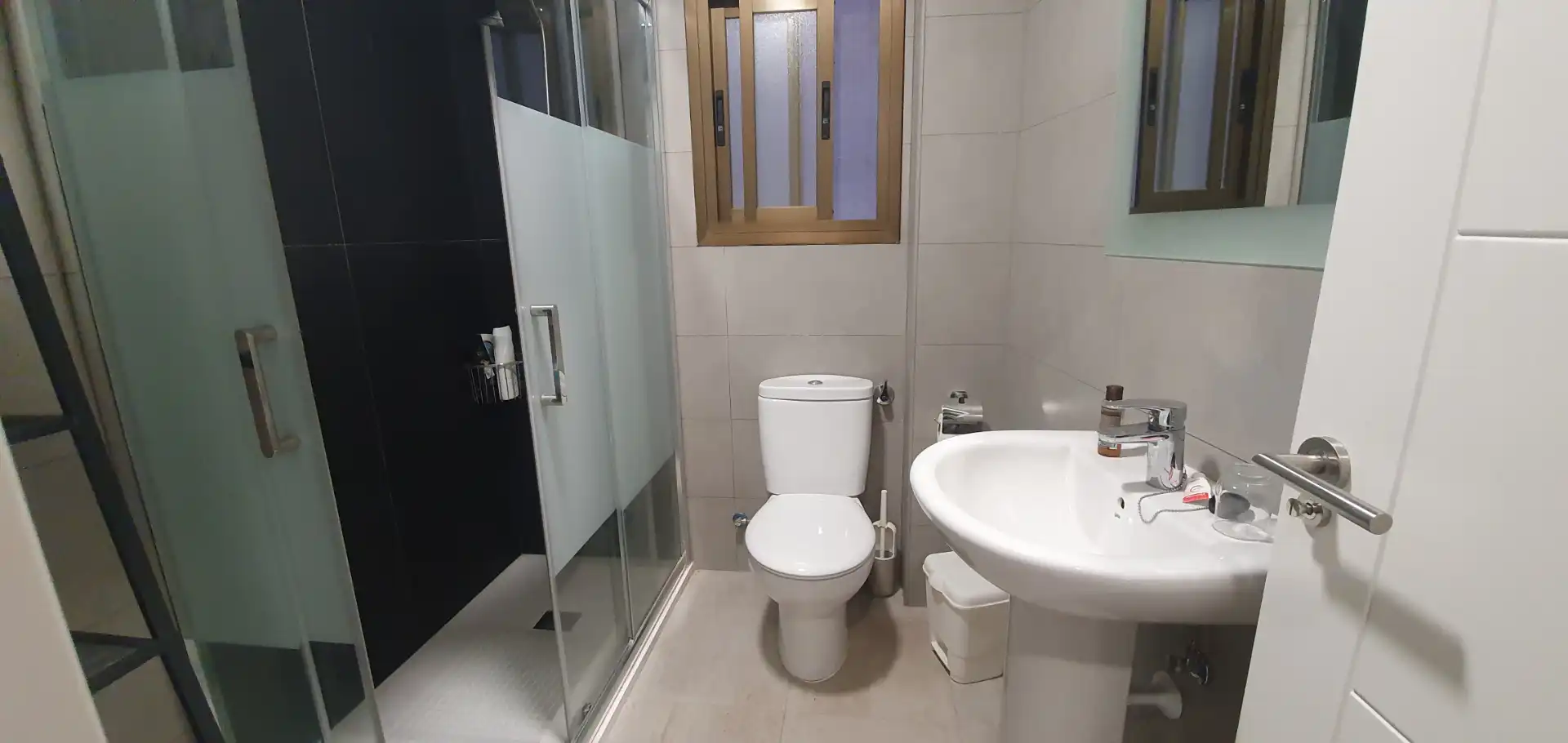 Bathroom of Flat for rent in Guadix  with Heating, Terrace and Storage room