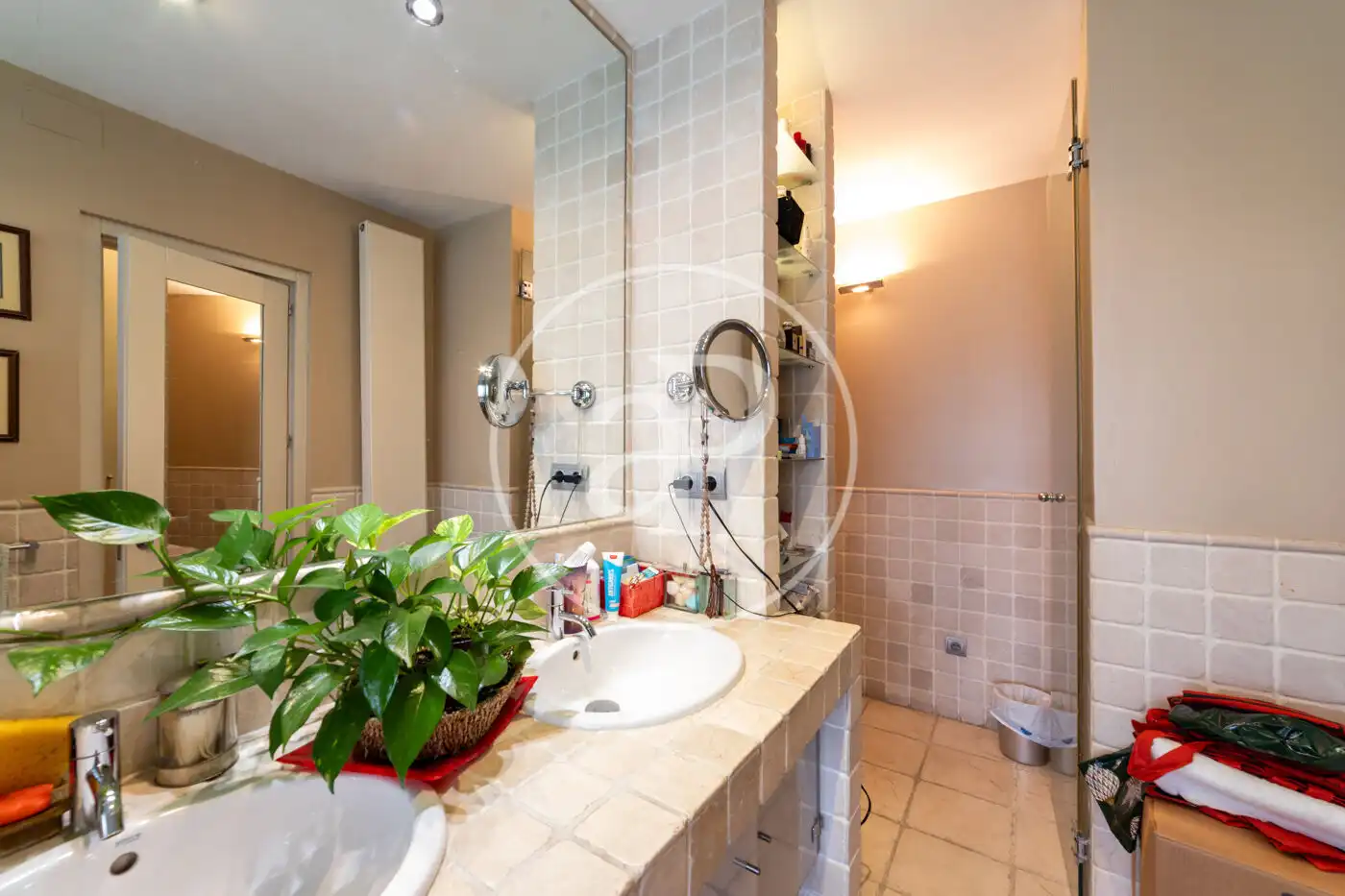 Baño de Dúplex en venta en Madrid con Aire acondicionado, Calefacción y Jardín privado