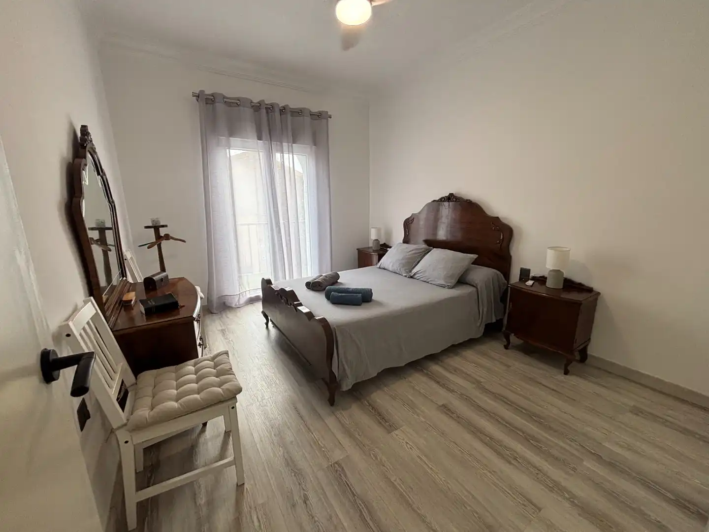 Habitación de Casa adosada en venta en Mairena del Aljarafe con Jardín privado, Parquet y Terraza