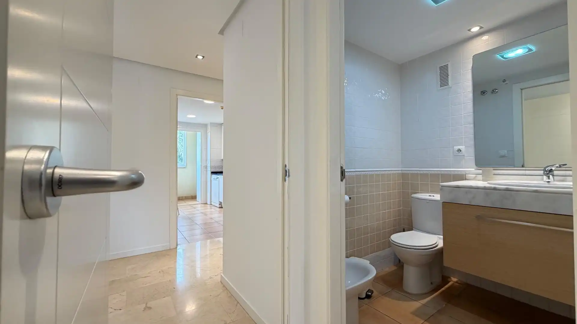 Bathroom of Flat for sale in Altea