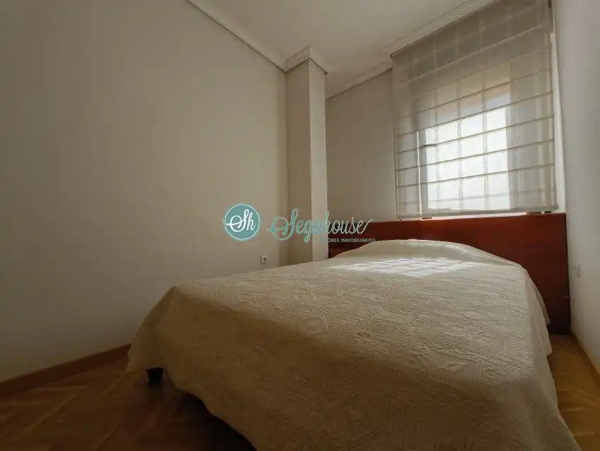 Habitación de Piso de alquiler en Segovia con Calefacción, Parquet y Terraza