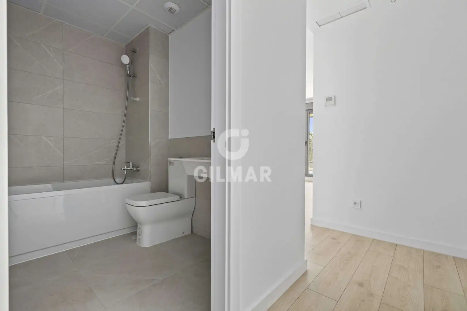 Bathroom of Ground floor for sale in Tomares  with Heating, Private garden and Storage room