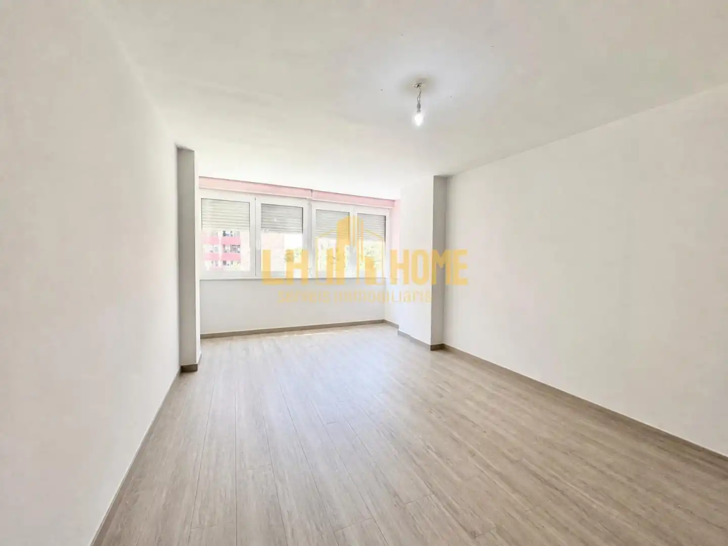Bedroom of Flat for sale in L'Hospitalet de Llobregat  with Air Conditioner, Heating and Parquet flooring