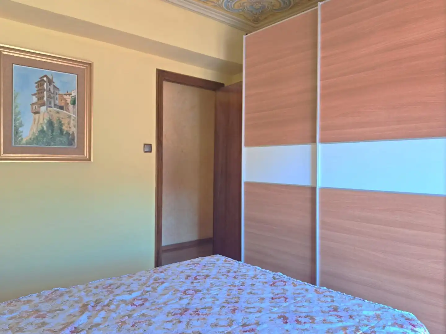 Bedroom of Flat for sale in Requena  with Heating, Parquet flooring and Terrace