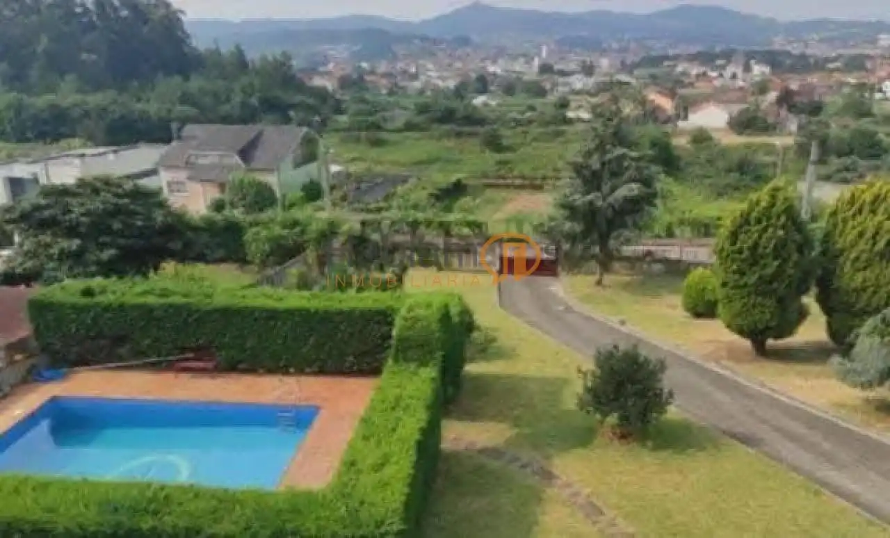 Jardí de Casa o xalet en venda en Vilagarcía de Arousa amb Calefacció, Jardí privat i Terrassa