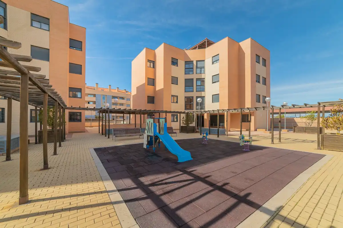 Vista exterior de Pis en venda en Navalcarnero amb Aire condicionat, Calefacció i Parquet