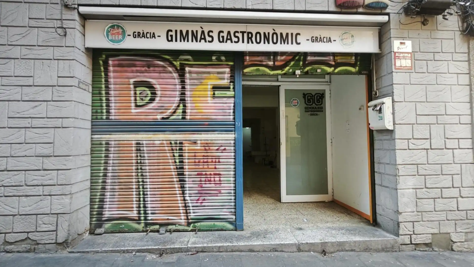 Local en venta en Carrer SALINAS, Vila de Gràcia
