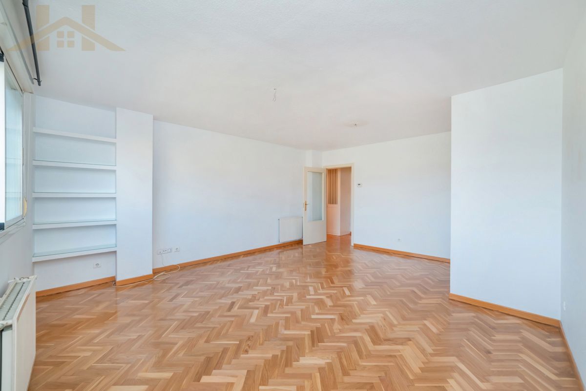 Living room of Flat for sale in Majadahonda  with Heating, Storage room and Oven