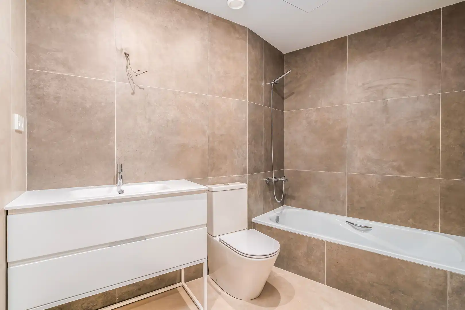 Baño de Casa o chalet en venta en Barcelona con Aire acondicionado, Calefacción y Jardín privado