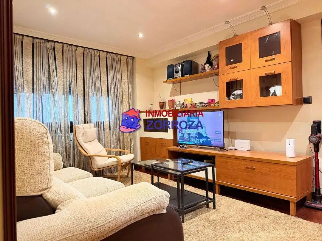 Sala de estar de Piso en venta en Bilbao  con Calefacción y Amueblado