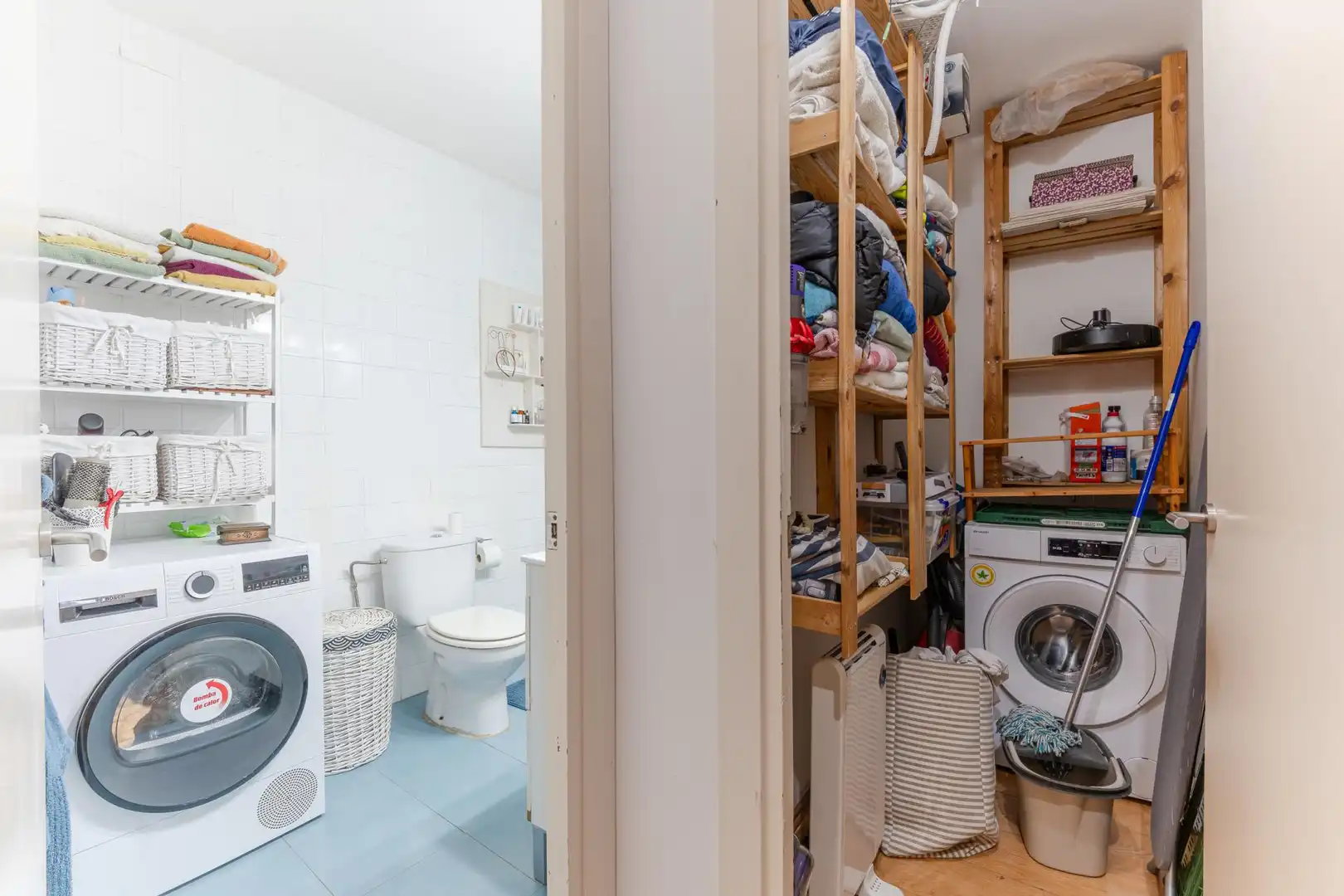 Bathroom of Flat for sale in Girona  with Air Conditioner, Heating and Balcony