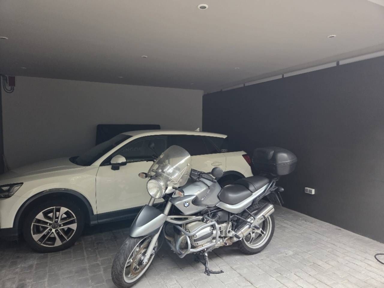 Aparcament de Casa adosada en venda en Matadepera amb Aire condicionat, Calefacció i Jardí privat