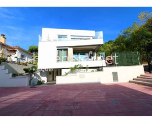 Exterior view of House or chalet to rent in Sant Feliu de Guíxols  with Air Conditioner, Terrace and Swimming Pool