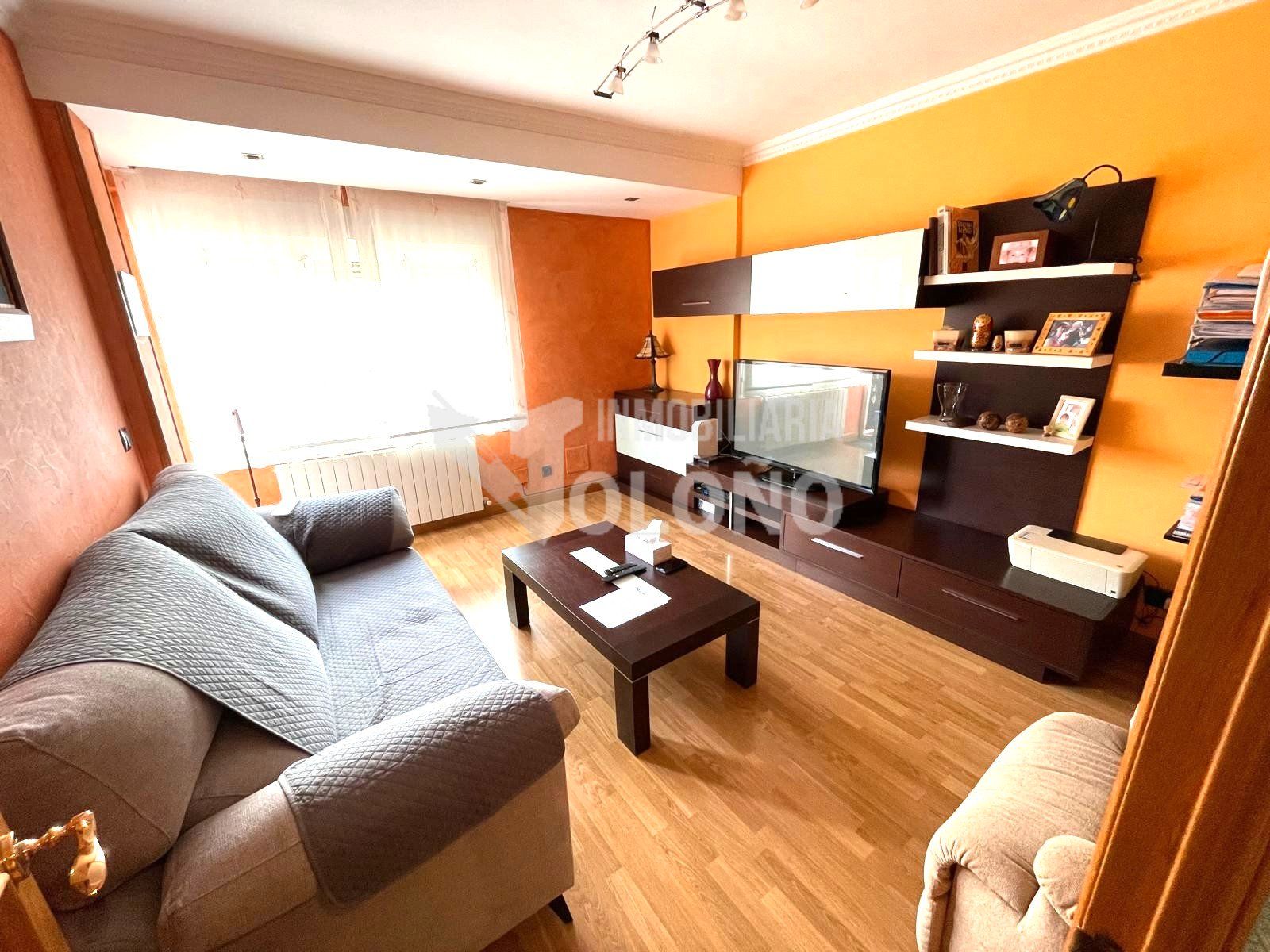 Living room of Flat for sale in Labastida / Bastida  with Heating, Parquet flooring and Terrace