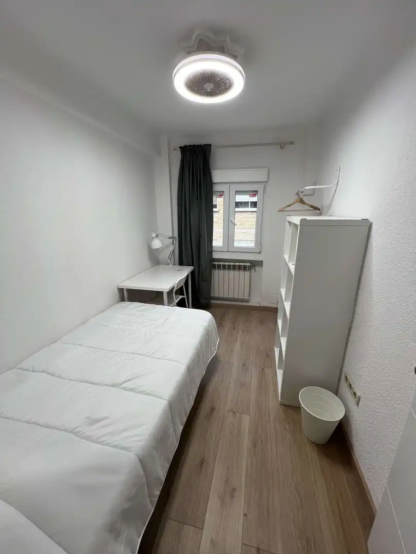 Habitación de Piso para compartir en  Madrid Capital con Aire acondicionado, Calefacción y Terraza