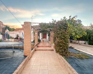 Terrassa de Casa o xalet en venda en Torrent amb Aire condicionat, Jardí privat i Terrassa