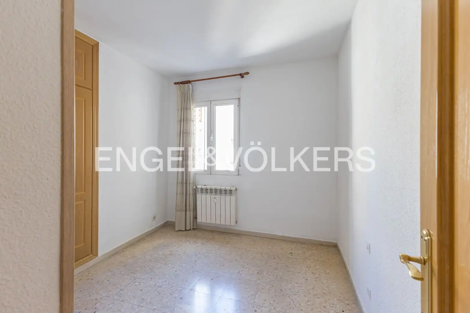 Bedroom of Flat for sale in Madrid  with Air Conditioner, Heating and Terrace