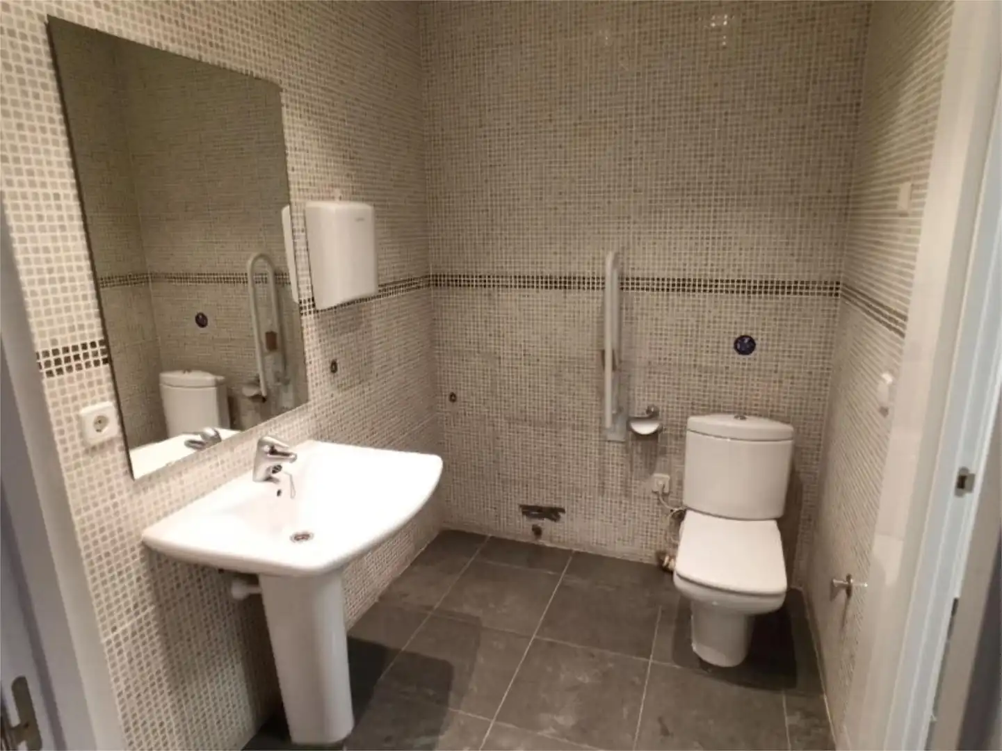 Local en venta en Emperador