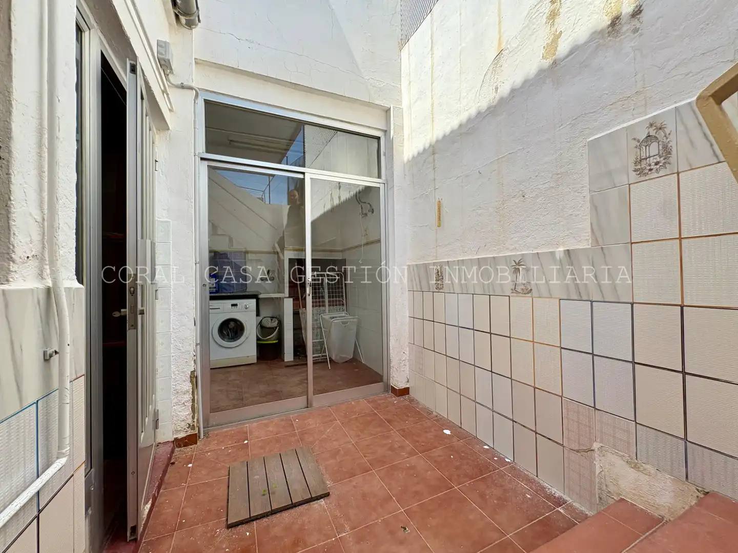 Exterior view of Detached homes for rent in Sagunto / Sagunt  with Air Conditioner, Terrace and Furnished