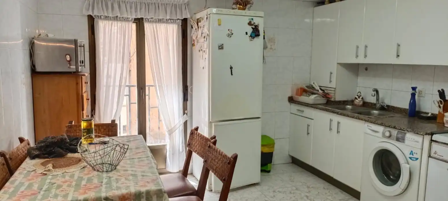 Cuina de Casa o xalet en venda en Viguera amb Calefacció, Terrassa i Balcó