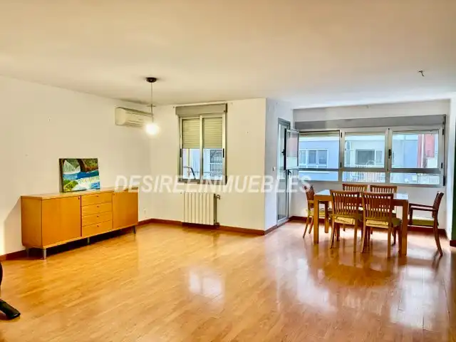 Vista exterior de Piso en venta en Valencia con Aire acondicionado, Calefacción y Parquet