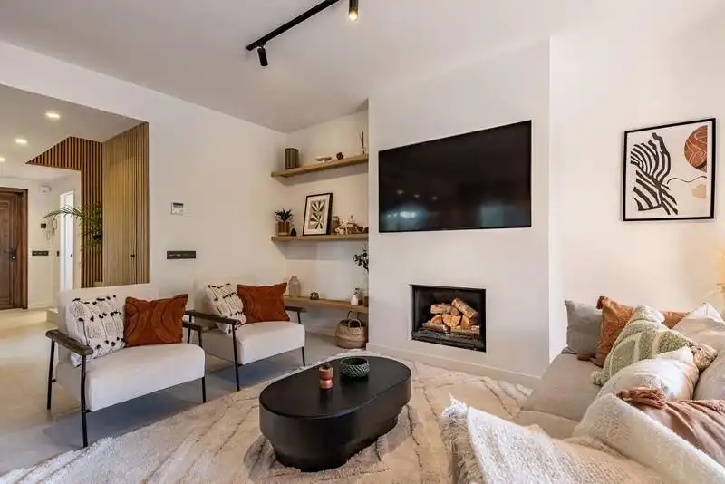 Sala d'estar de Casa adosada de lloguer en Marbella amb Aire condicionat, Terrassa i Traster