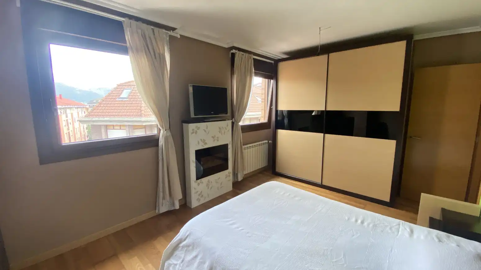 Schlafzimmer von Wohnung zum Verkauf in Los Corrales de Buelna  mit Heizung, Parkett und Möbliert