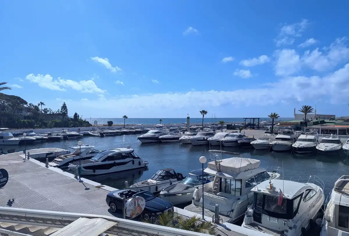 Ático en venta en Marbella con Aire acondicionado, Amueblado y Piscina comunitaria