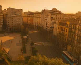Vista exterior de Àtic de lloguer en Santander amb Calefacció, Moblat i Forn