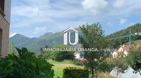Chalet Independiente con Gran Parcela y Garaje en Limpias