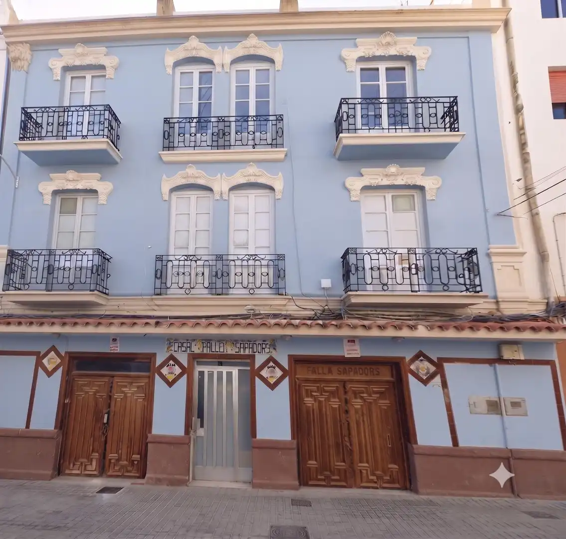 Flat with terrace for sale in Quatre Carreres